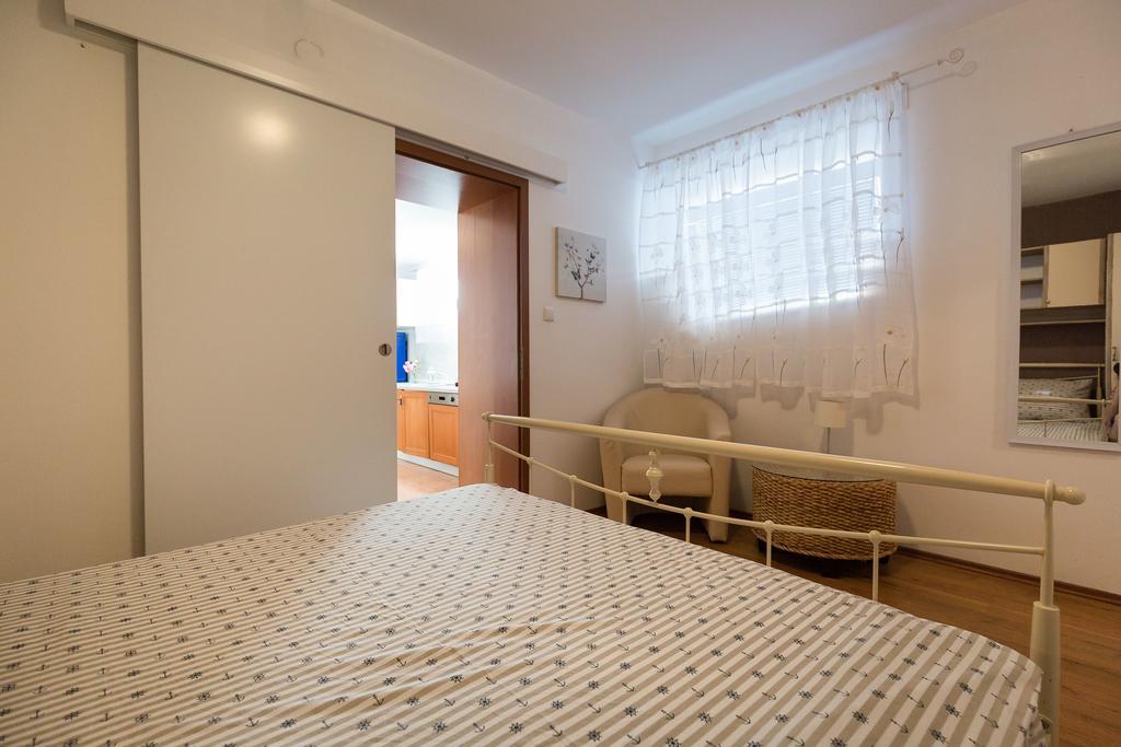 Apartmani Maksan Pakoštane Buitenkant foto