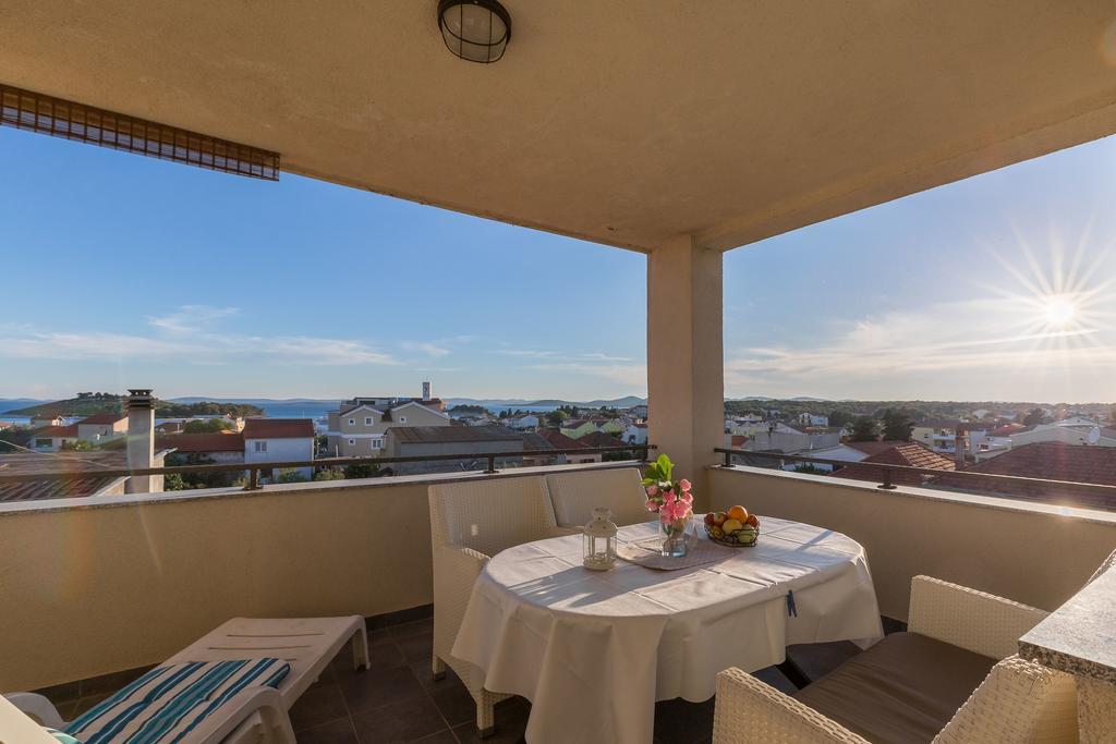 Apartmani Maksan Pakoštane Buitenkant foto
