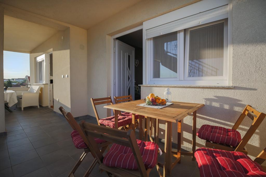 Apartmani Maksan Pakoštane Buitenkant foto