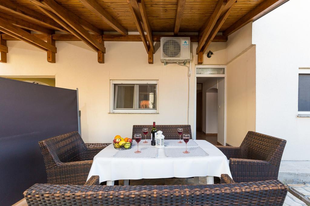 Apartmani Maksan Pakoštane Buitenkant foto
