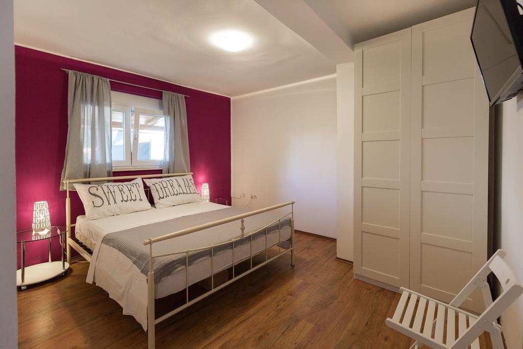 Apartmani Maksan Pakoštane Buitenkant foto