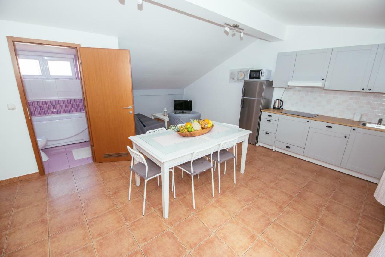 Apartmani Maksan Pakoštane Buitenkant foto