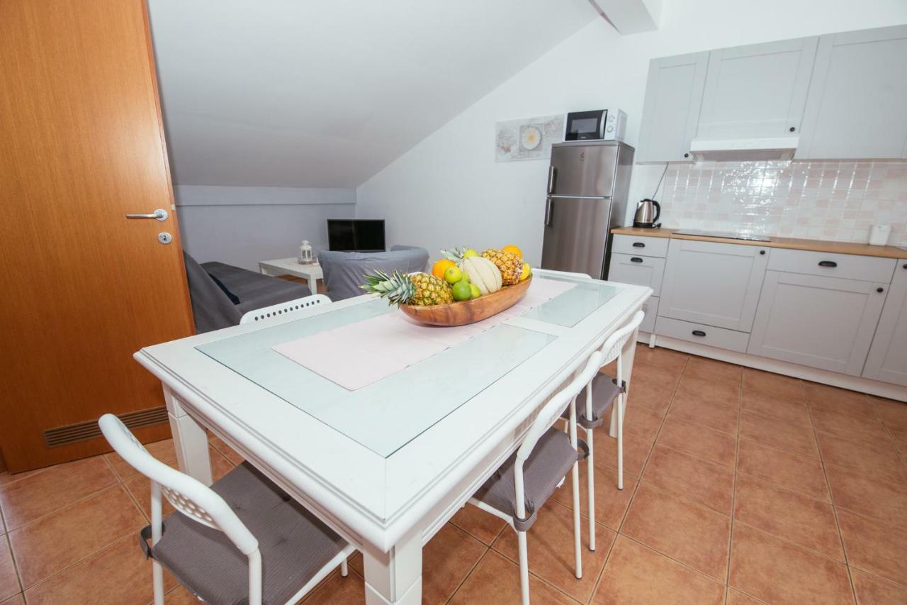 Apartmani Maksan Pakoštane Buitenkant foto