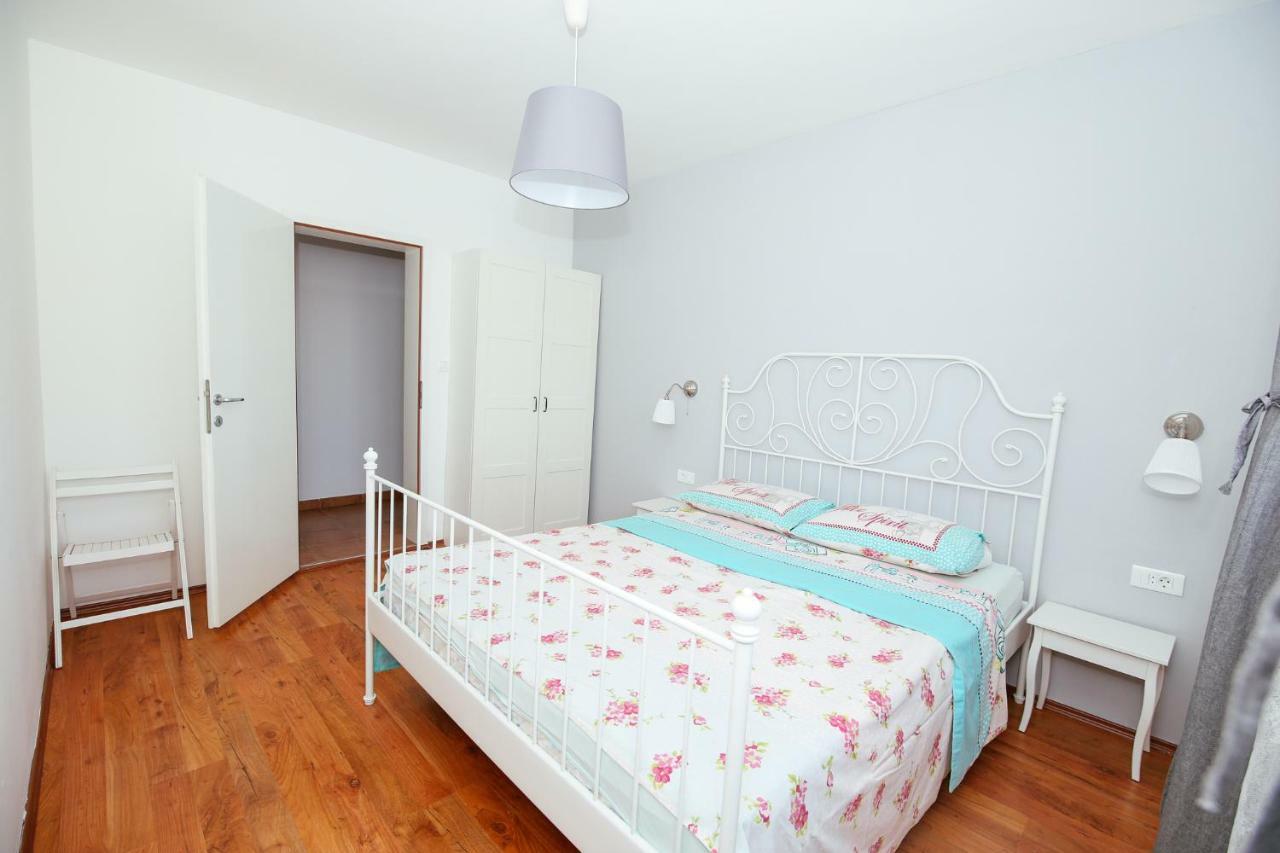 Apartmani Maksan Pakoštane Buitenkant foto