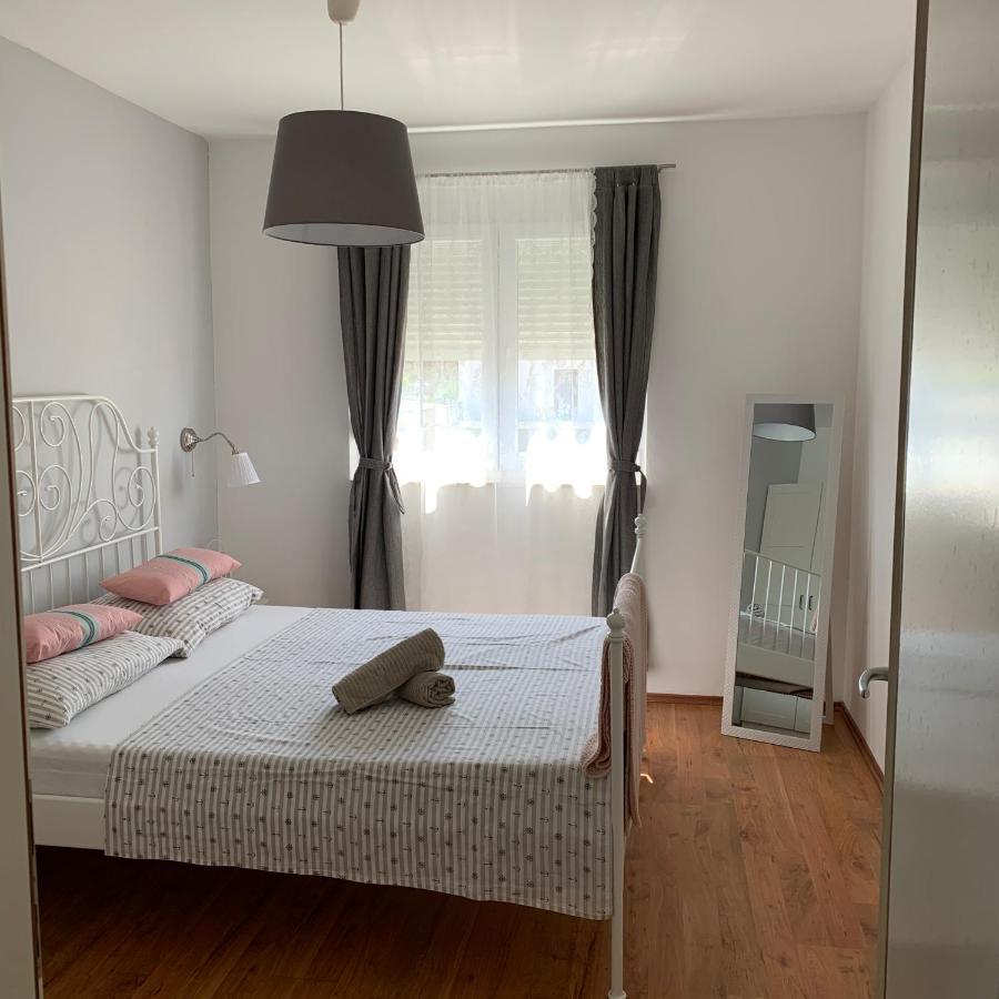 Apartmani Maksan Pakoštane Buitenkant foto